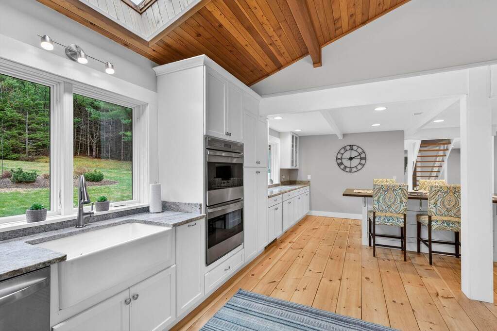 5 Bedroom Single Family Home/House's Image 12
