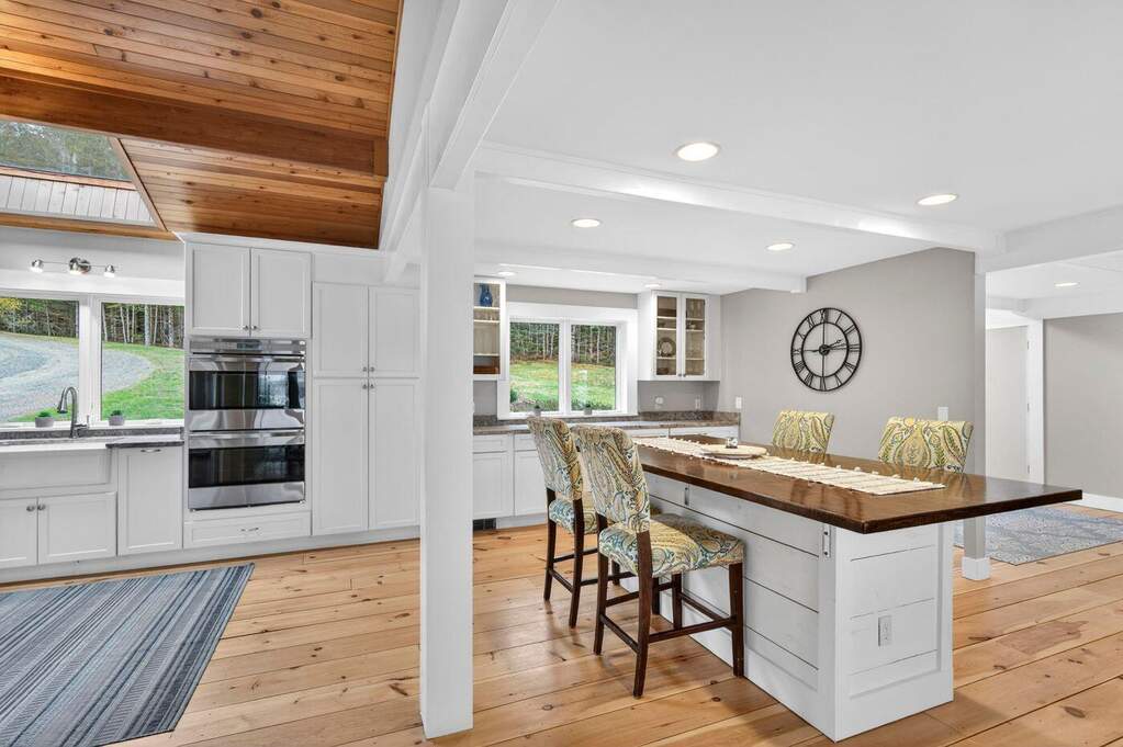 5 Bedroom Single Family Home/House's Image 13