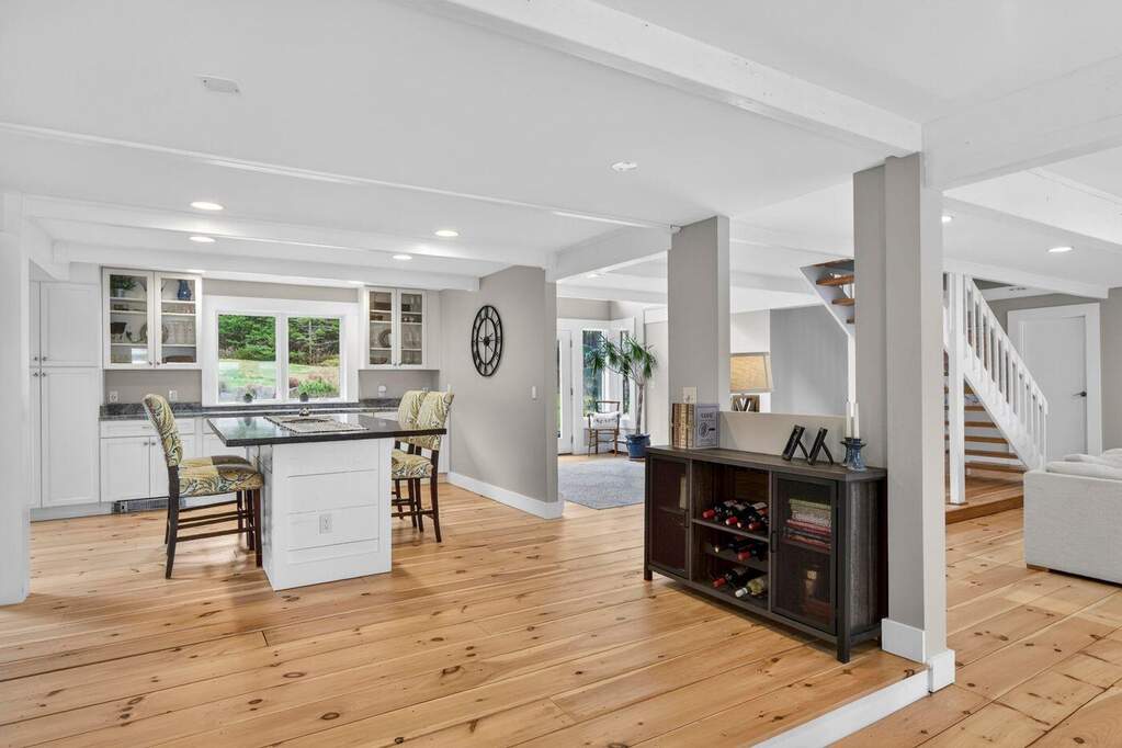 5 Bedroom Single Family Home/House's Image 14