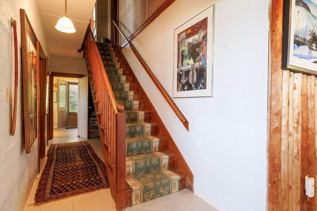 7 Bedroom Single Family Home/House's Image 20