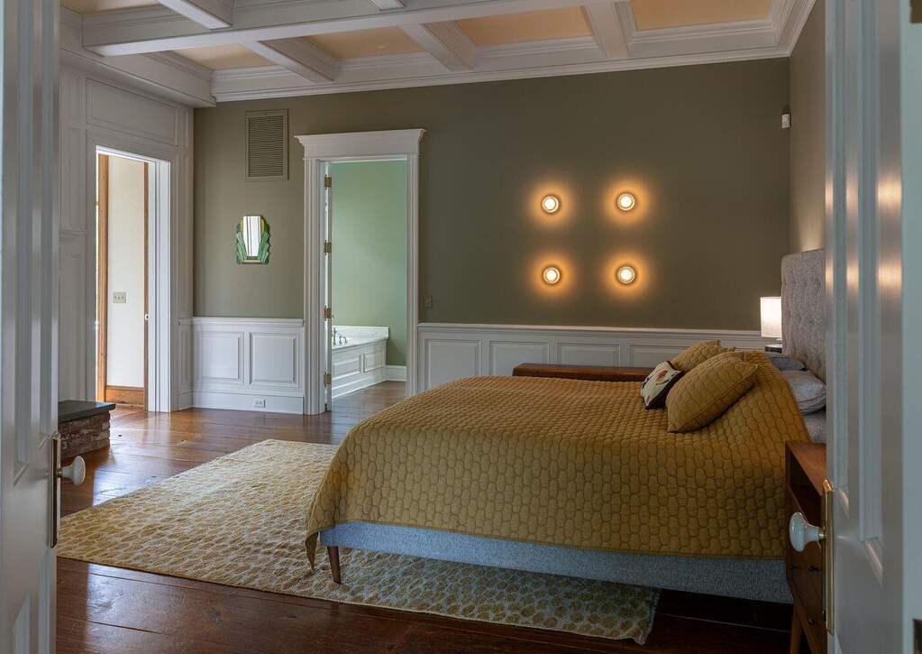 6 Bedroom Single Family Home/House's Image 11