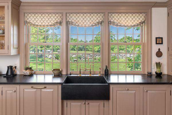 5 Bedroom Single Family Home/House's Image 8