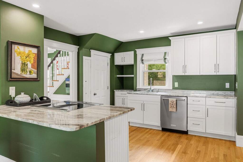 4 Bedroom Single Family Home/House's Image 12