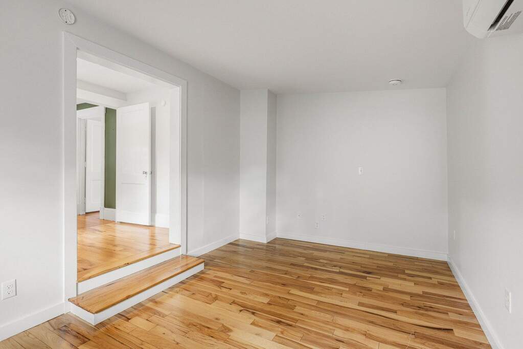 4 Bedroom Single Family Home/House's Image 30