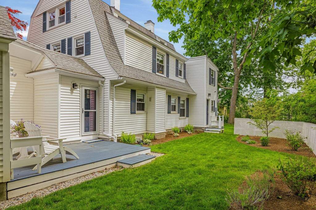 4 Bedroom Single Family Home/House's Image 3