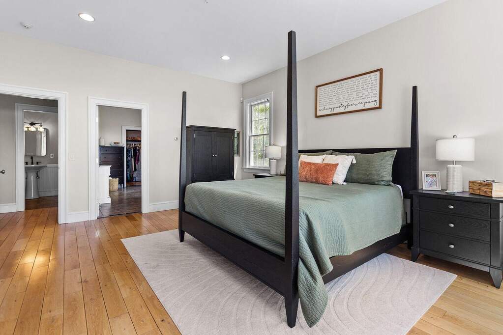 5 Bedroom Single Family Home/House's Image 15