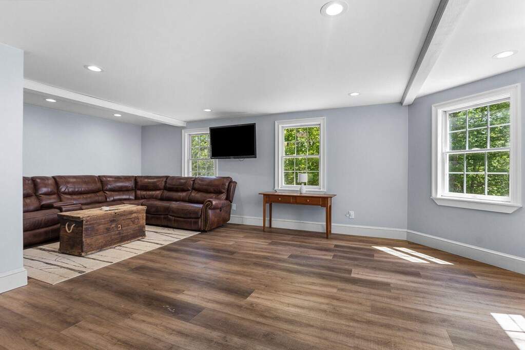 5 Bedroom Single Family Home/House's Image 29