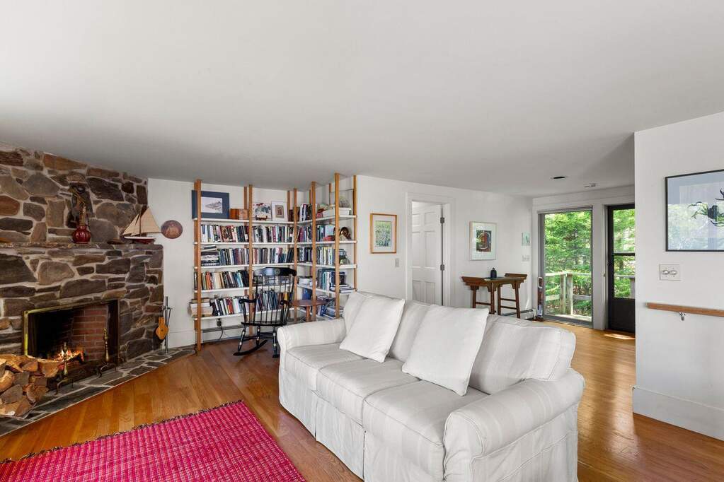 3 Bedroom Single Family Home/House's Image 7