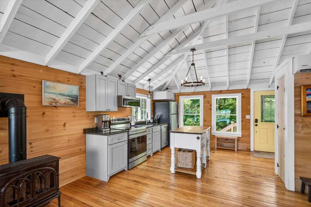 3 Bedroom Single Family Home/House's Image 4