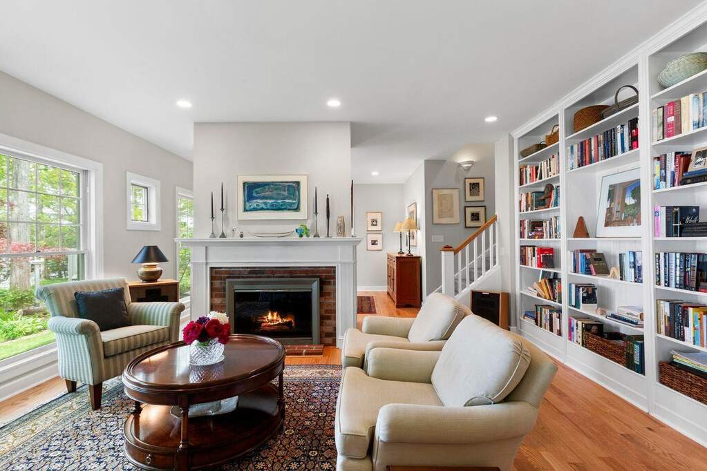 5 Bedroom Single Family Home/House's Image 17