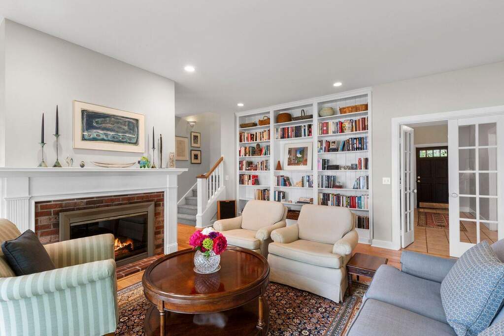 5 Bedroom Single Family Home/House's Image 6