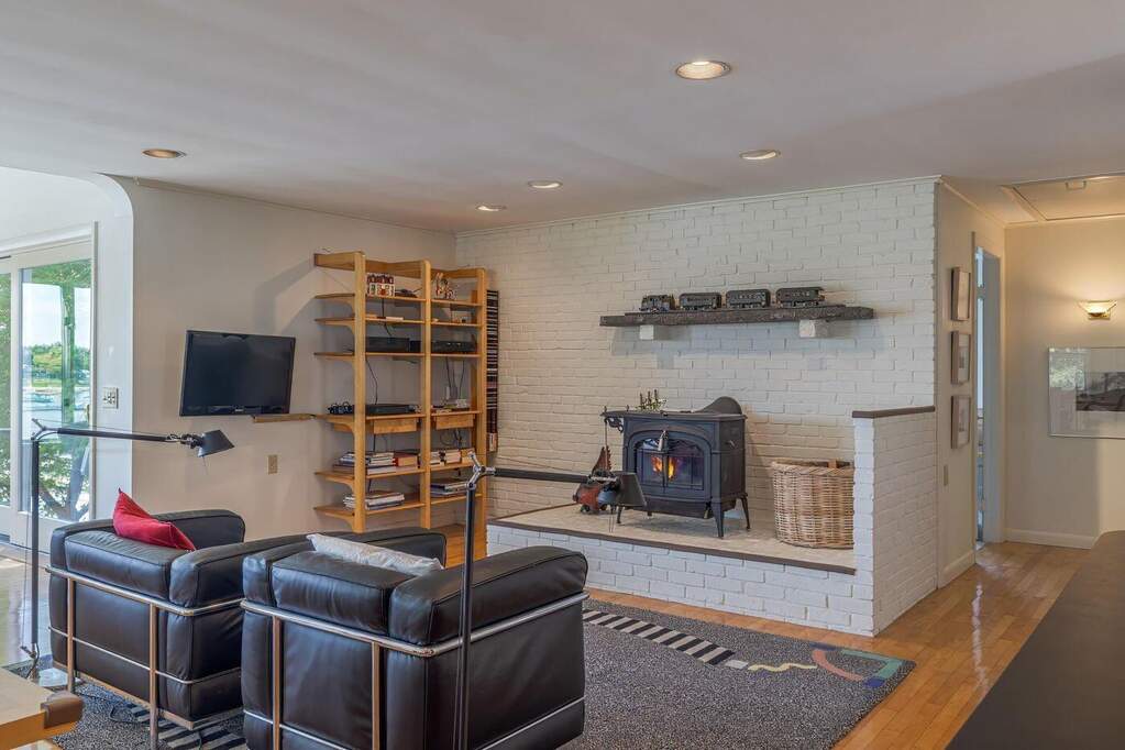 2 Bedroom Single Family Home/House's Image 10