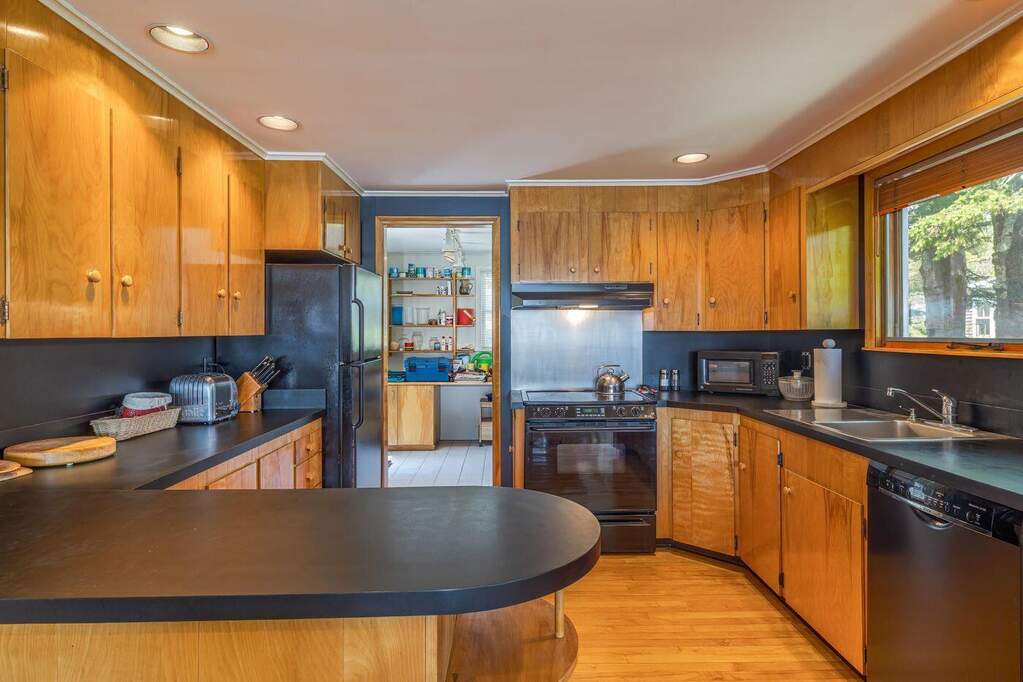 2 Bedroom Single Family Home/House's Image 14
