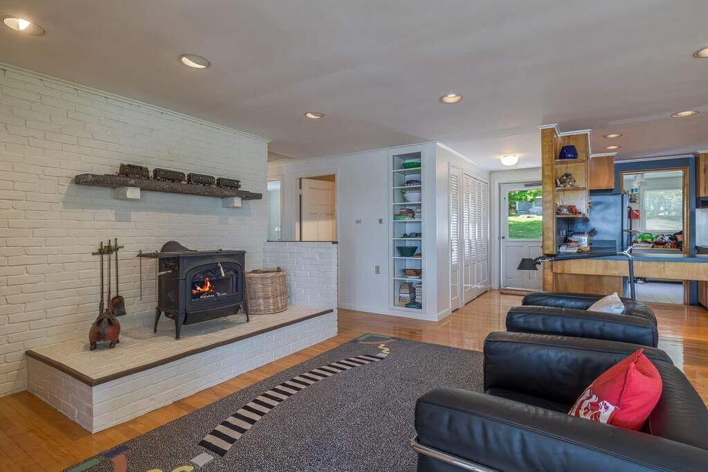 2 Bedroom Single Family Home/House's Image 4