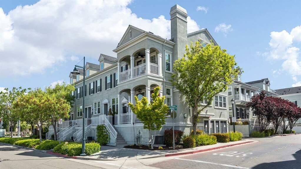 4585 Brannigan photo