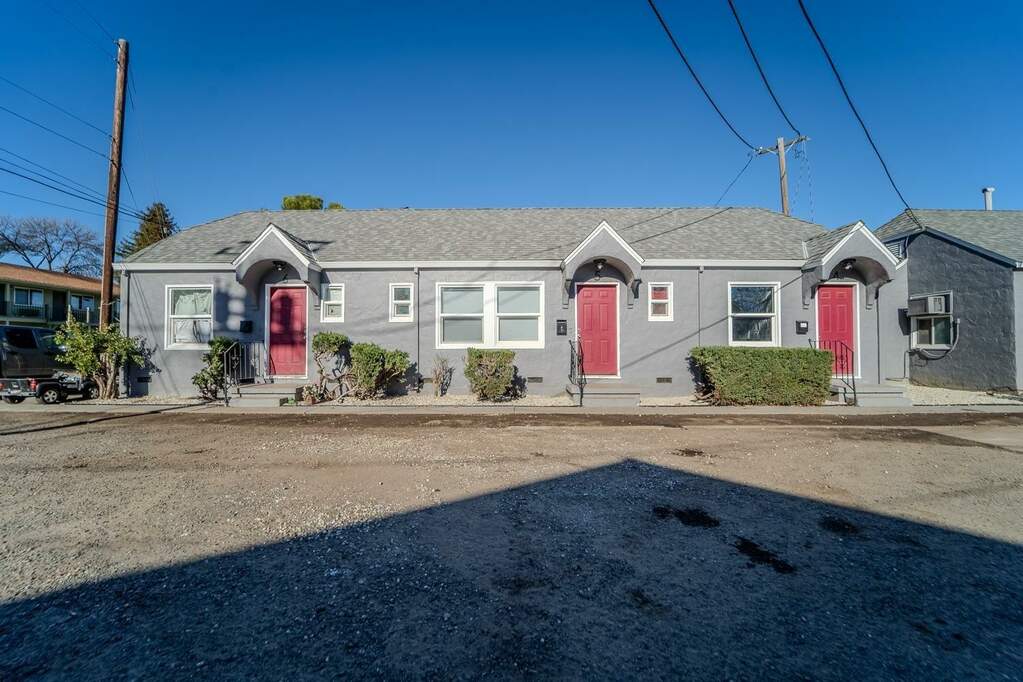 819 Oak Street photo