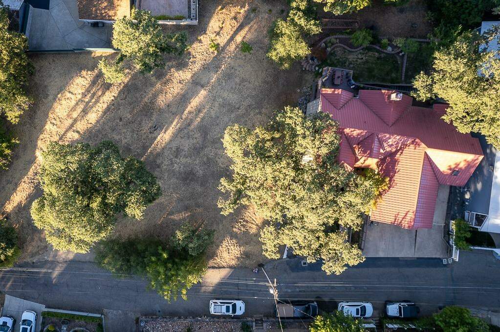 90 Dennis Street photo