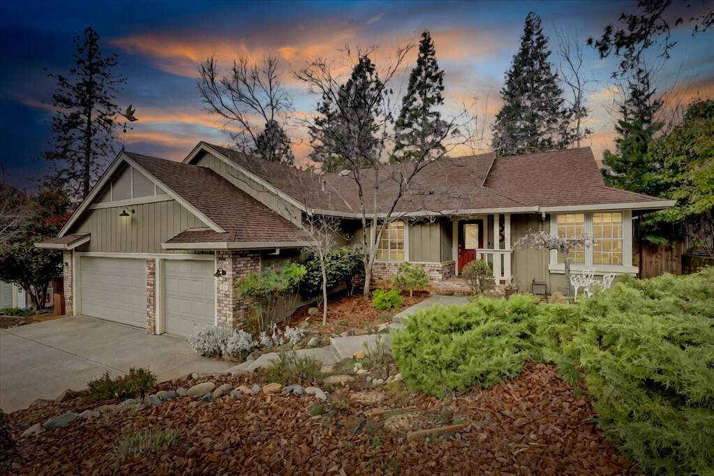 111 Woodcrest Way, Grass Valley, CA 95945