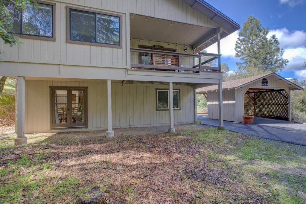 19266 Ferretti Road photo