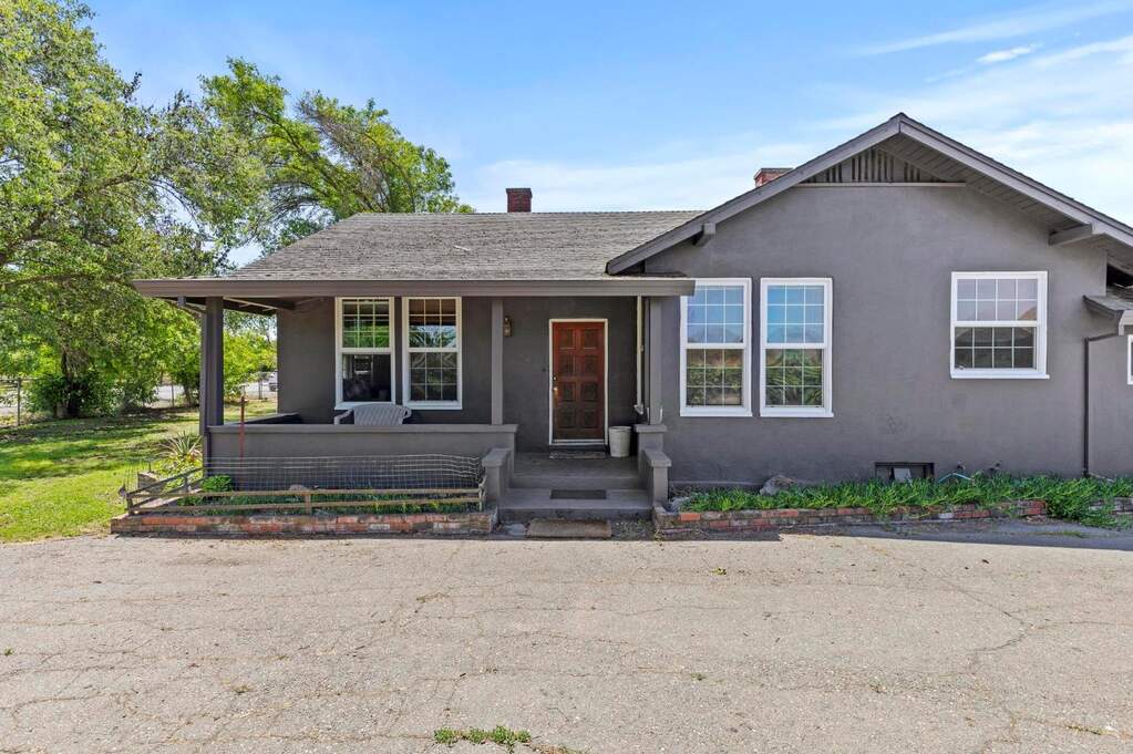 1244 Acacia Avenue photo