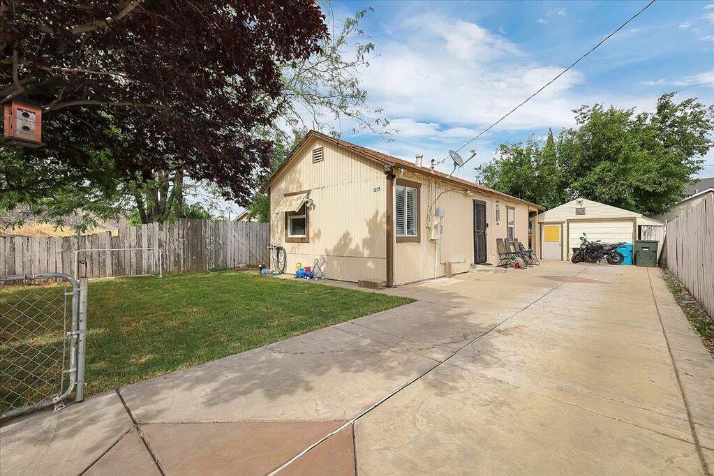 1215 J Street photo