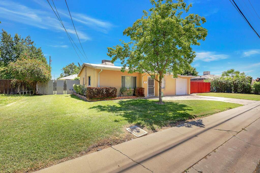 1711 Sampson St photo