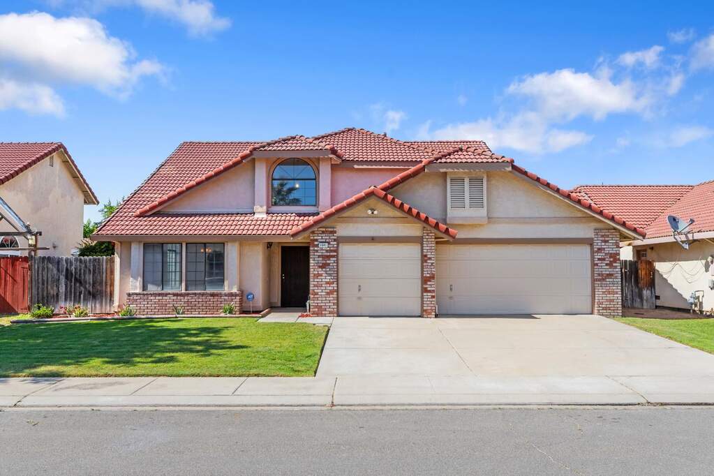 1541 Marazzi Lane photo