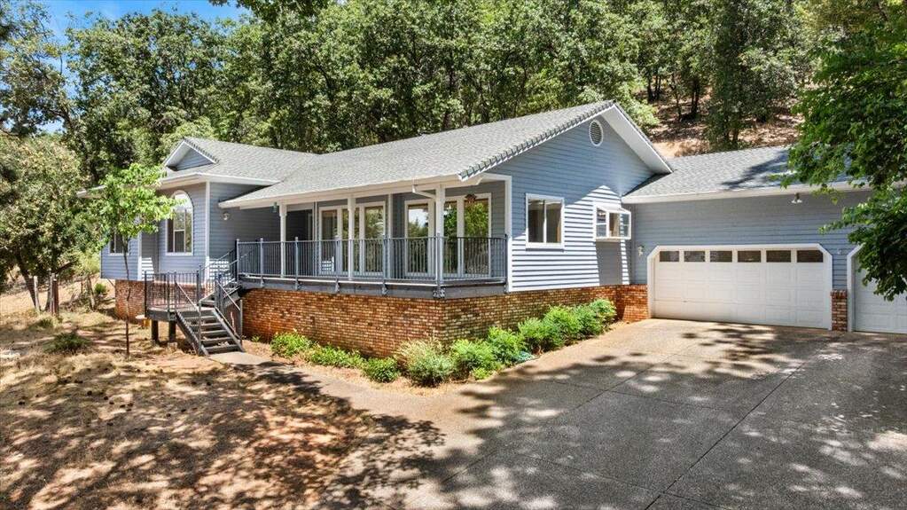 14077 Auburn Road photo