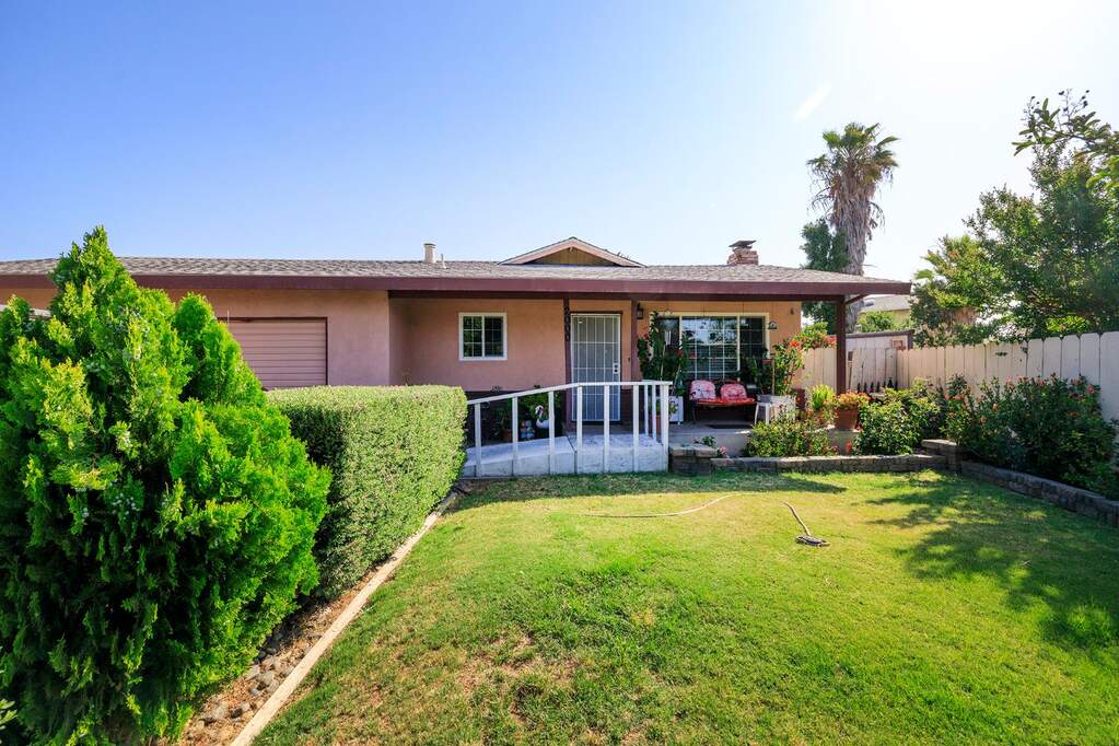 2000 Cardinal Drive photo