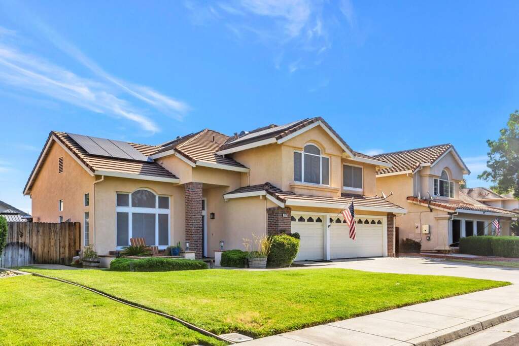 1375 Eagle Street, Tracy, CA 95376 | MLS# 225075027 | Christie's ...