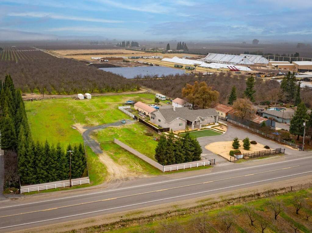 22131 E River Road, Escalon, CA 95320 | MLS# 225079901 | Christie's ...