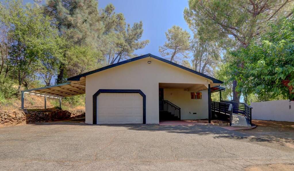 155 Live Oak Street photo