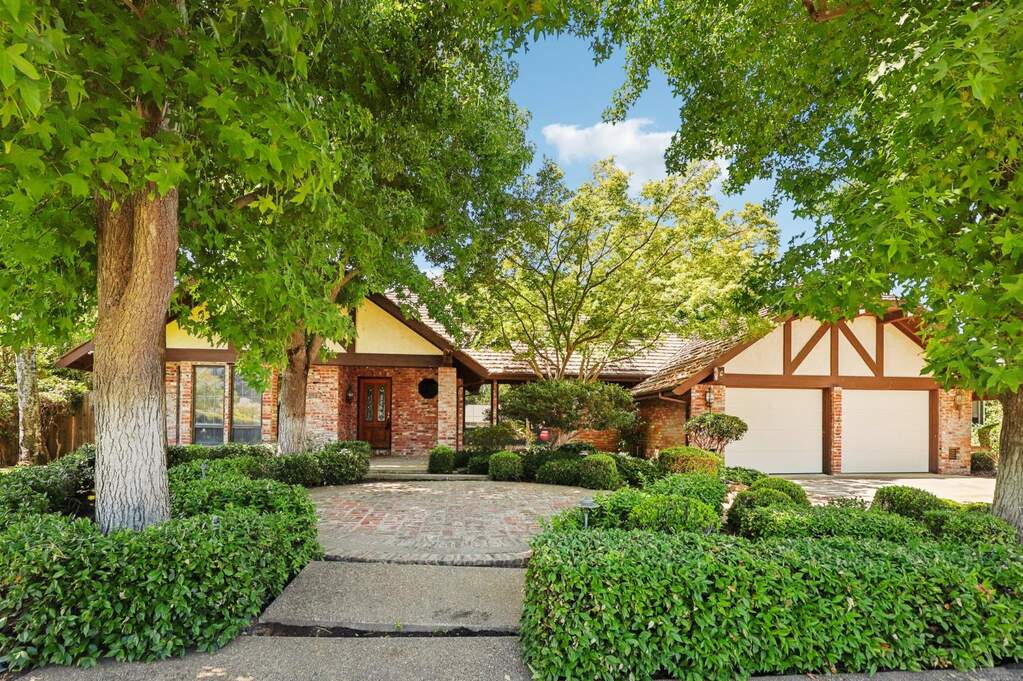 1112 Schauer Court photo