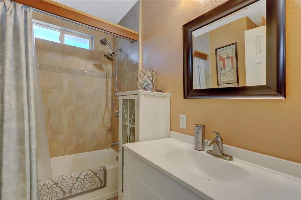 370 Pine Way, Yuba City, CA 95991