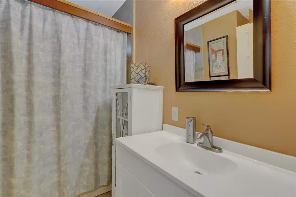 370 Pine Way, Yuba City, CA 95991