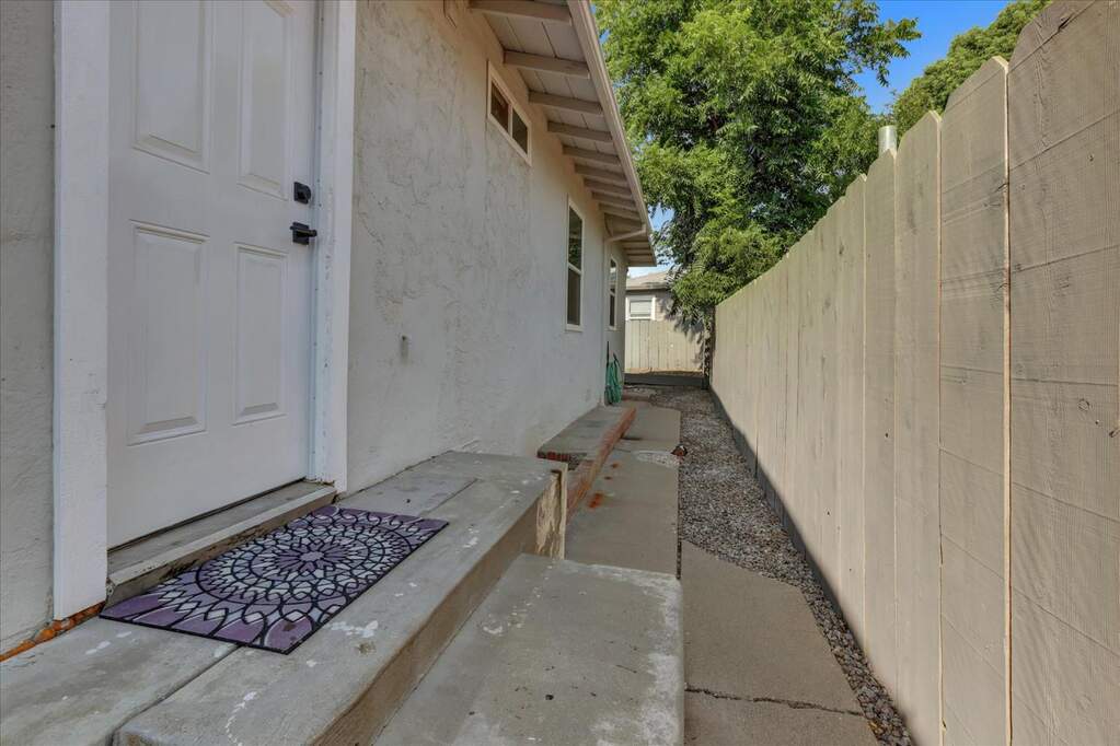 370 Pine Way, Yuba City, CA 95991