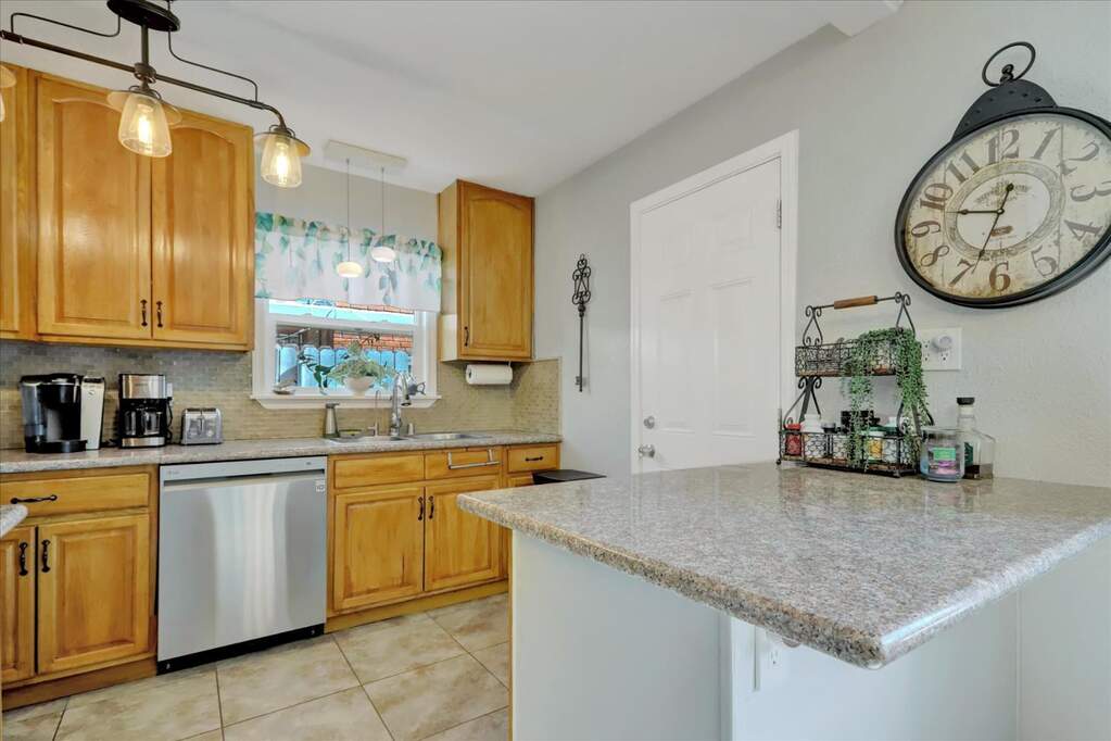 370 Pine Way, Yuba City, CA 95991