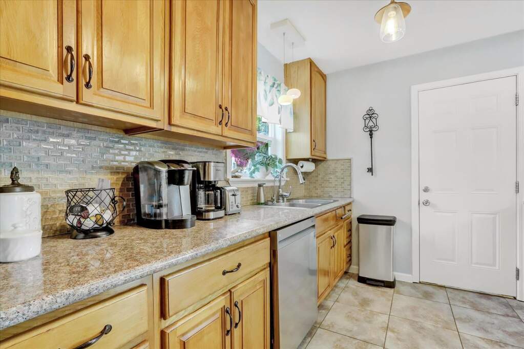 370 Pine Way, Yuba City, CA 95991