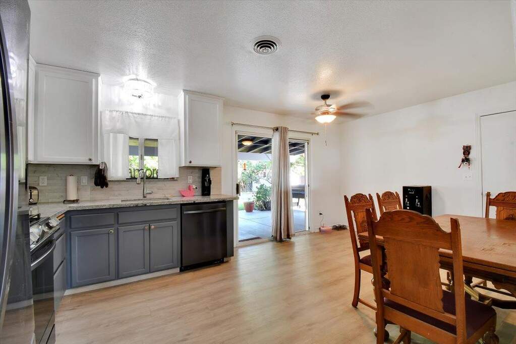 2469 Acacia Avenue photo