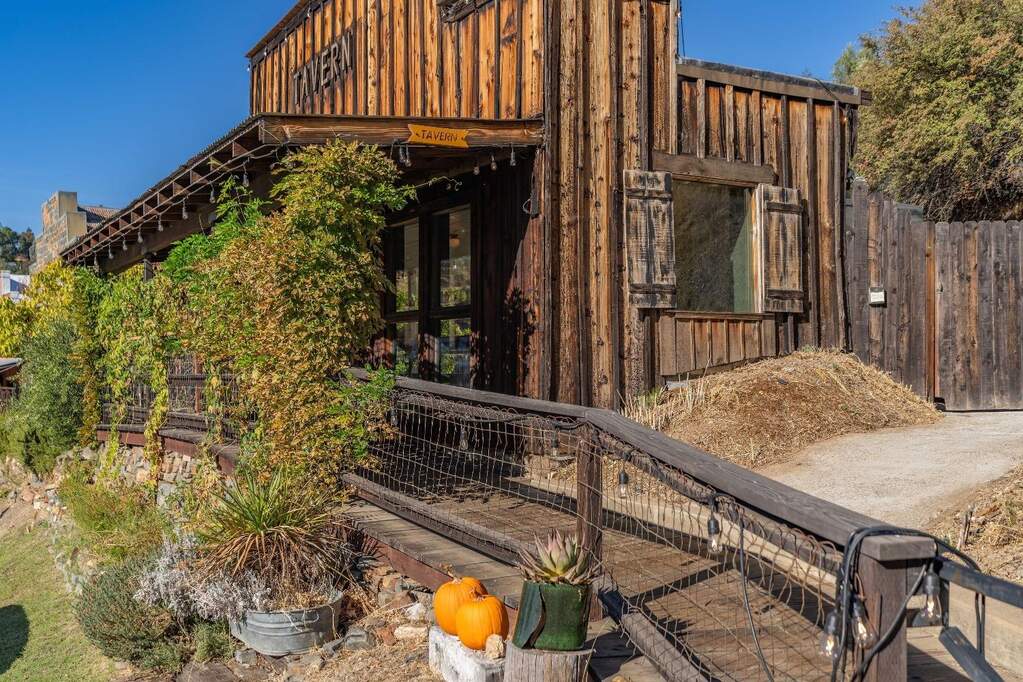 14371 Keystone Aly photo