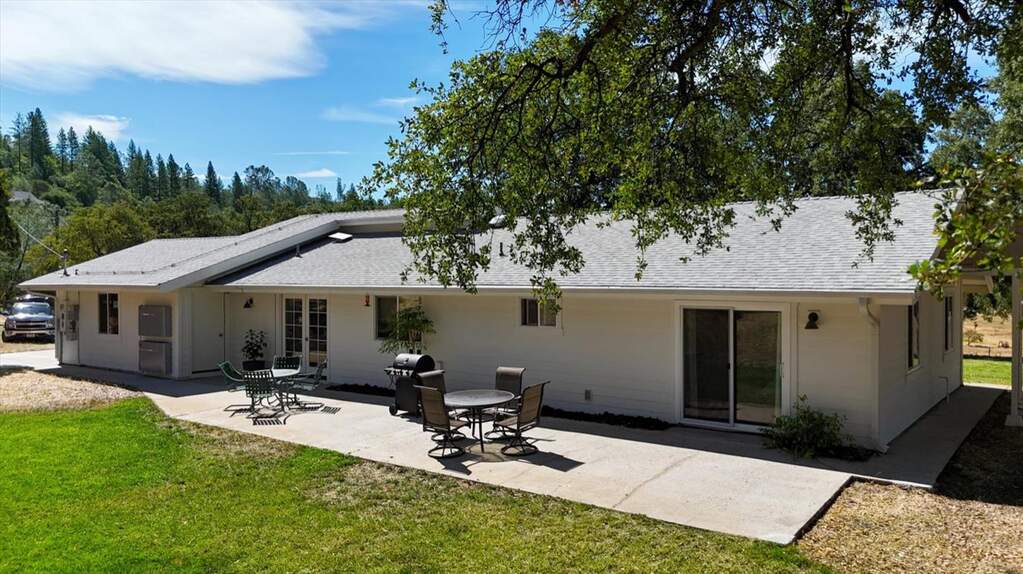 20100 John Born Road, Penn Valley, CA 95946
