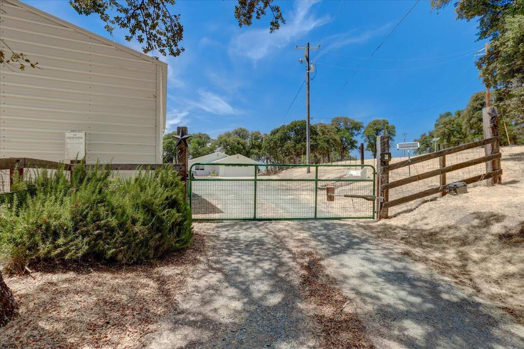 20100 John Born Road, Penn Valley, CA 95946