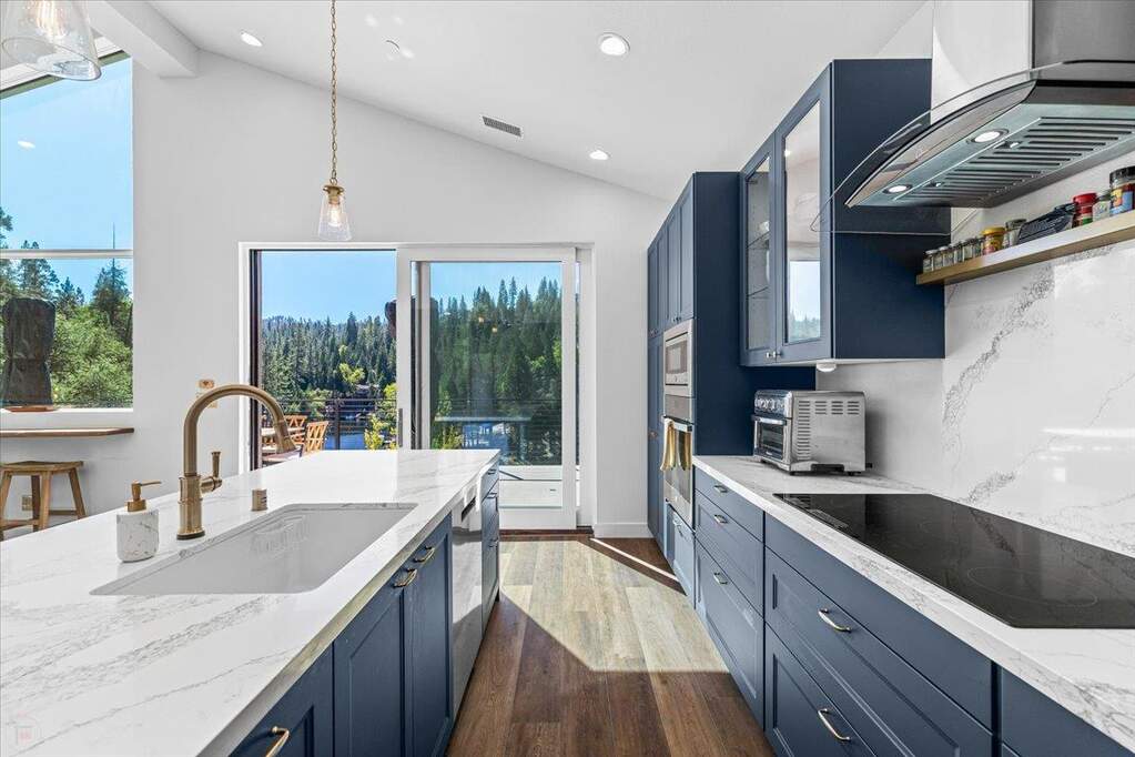 20603 Longridge Court, Groveland, CA 95321