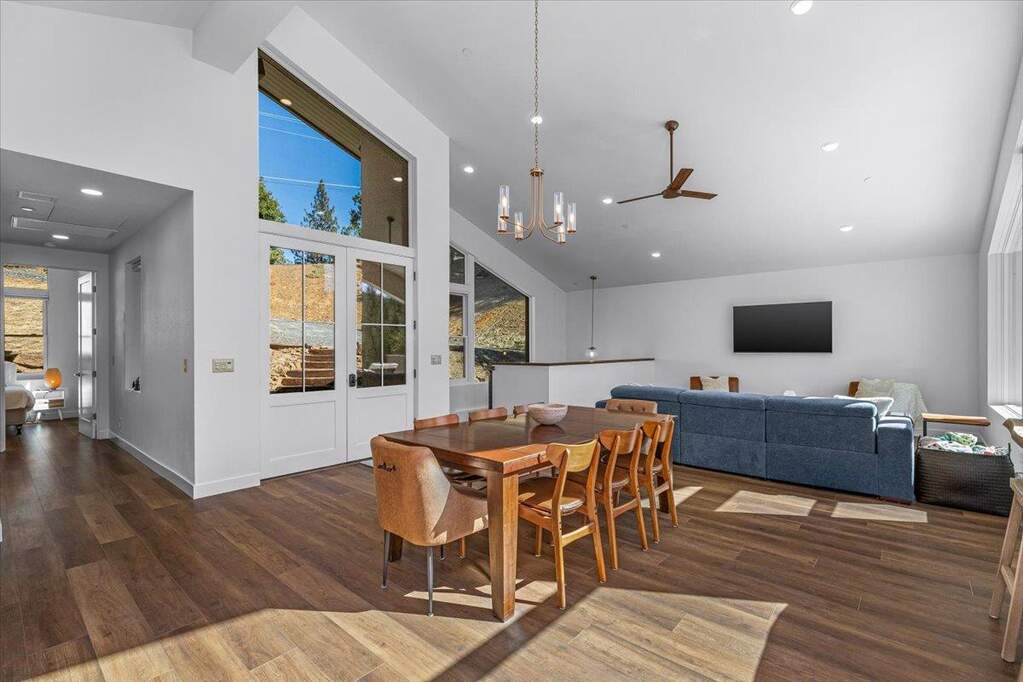 20603 Longridge Court, Groveland, CA 95321