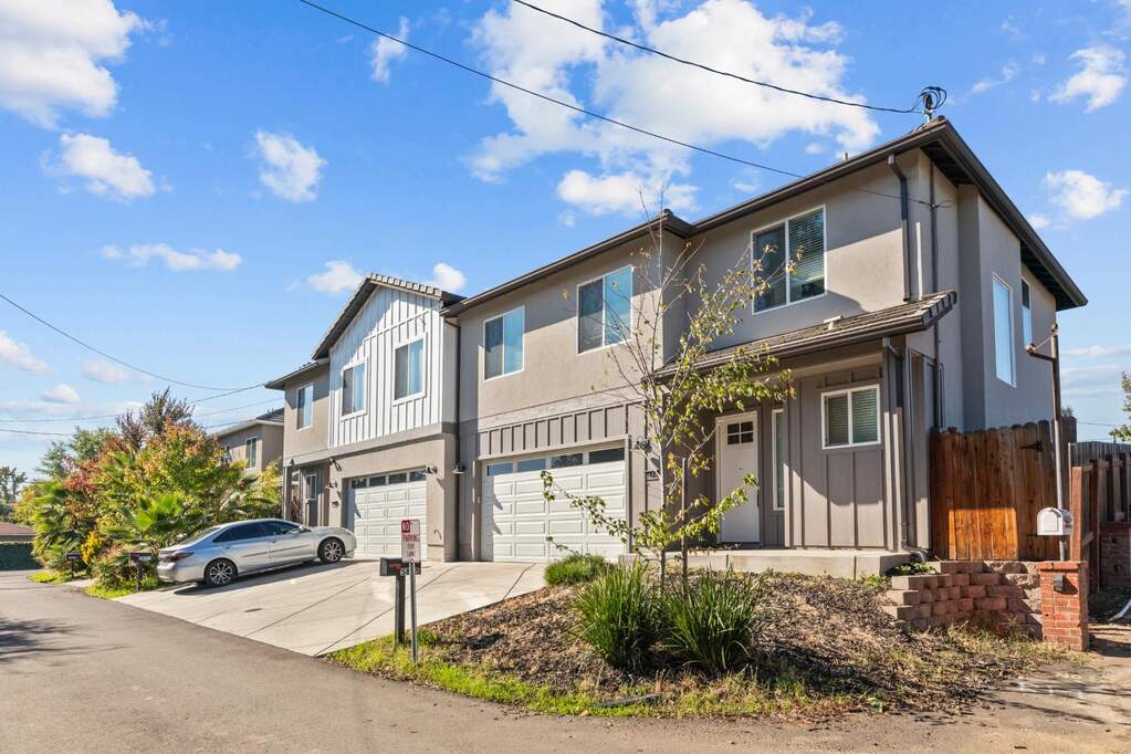 5841 Del Campo Lane photo