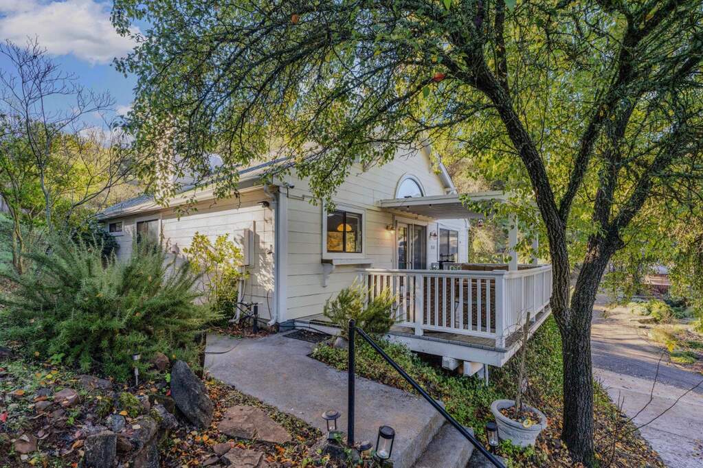 10610 Fleehart Street photo