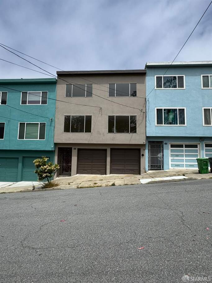 873 University Street photo