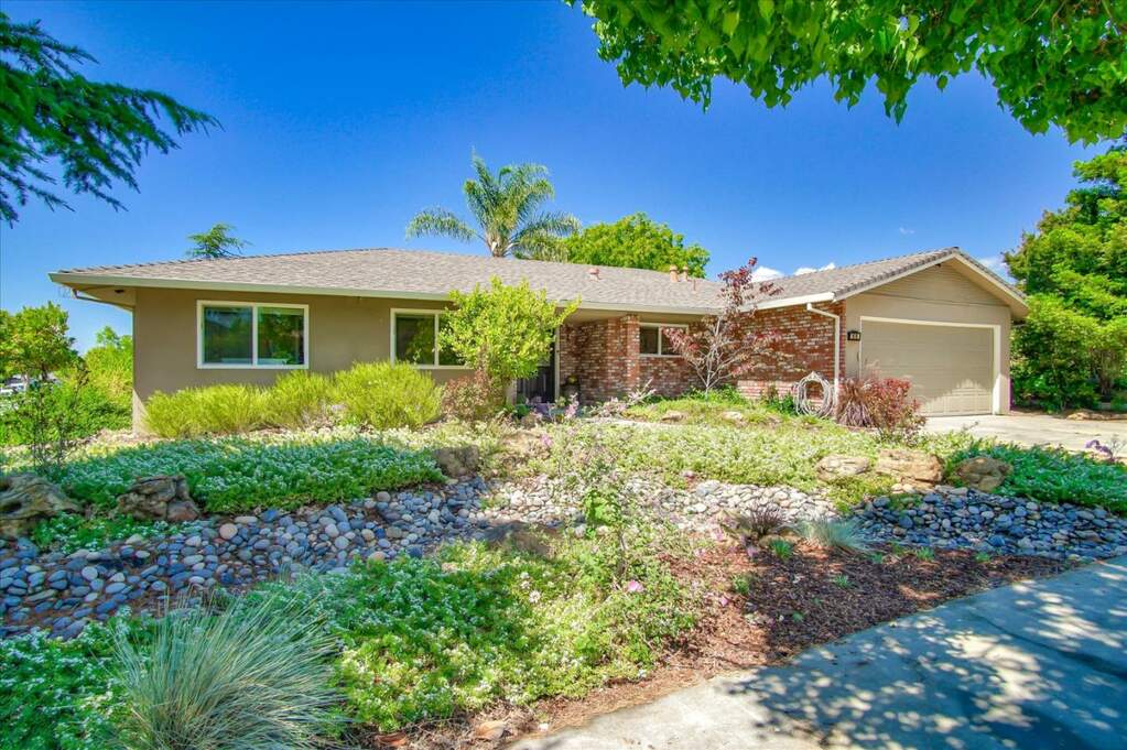 1010 Juniper Drive, Hollister, CA 95023