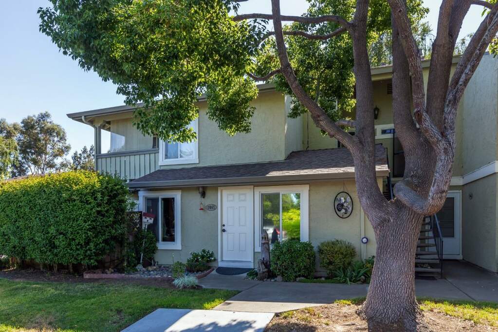 1041 Delna Manor Lane, San Jose, CA 95128