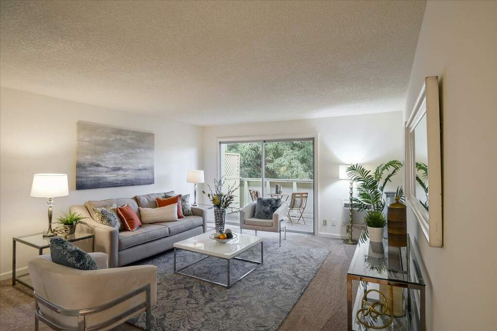 1033 Crestview Drive #305, Mountain View, CA 94040
